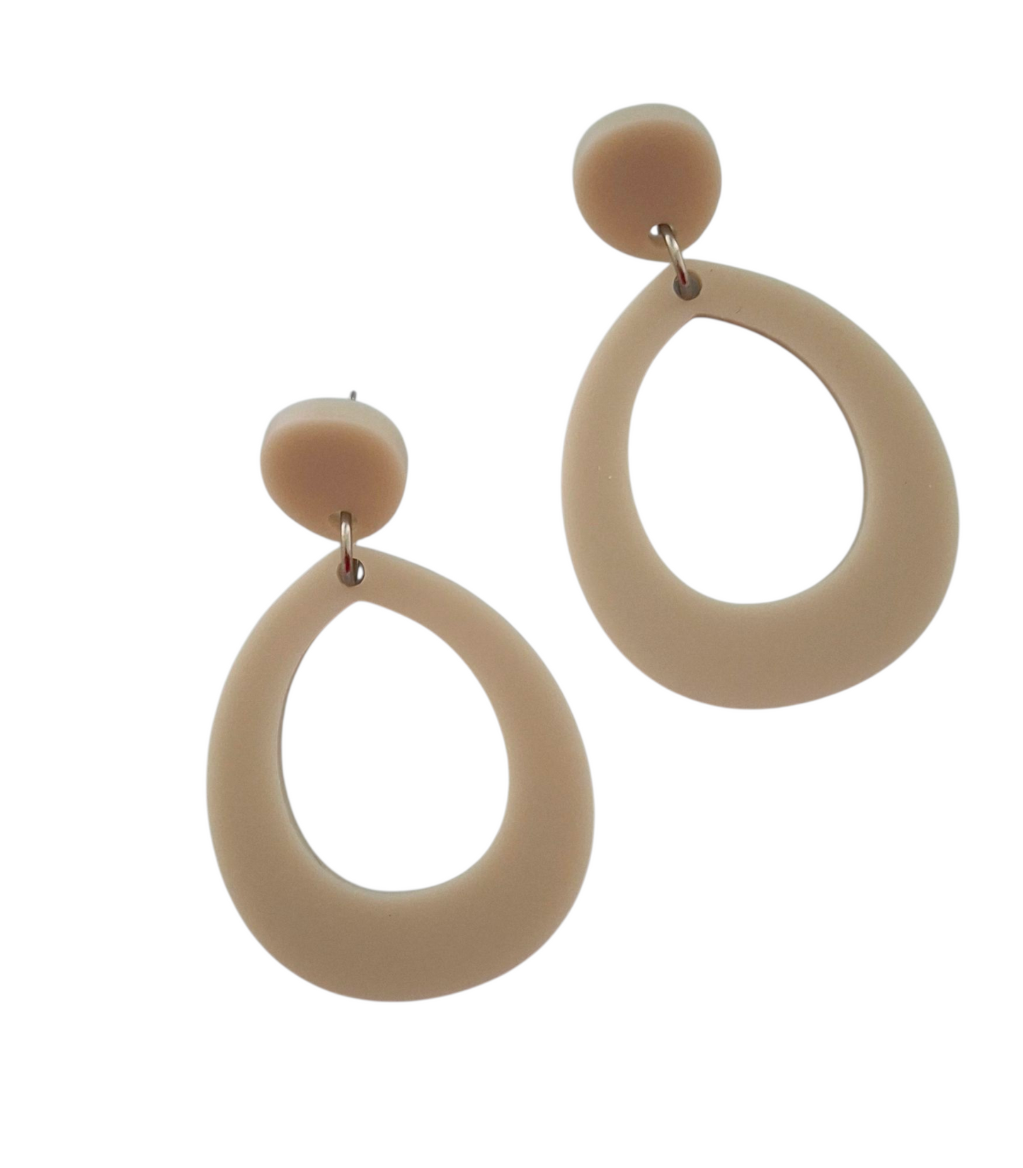 OLIVIA DANGLES