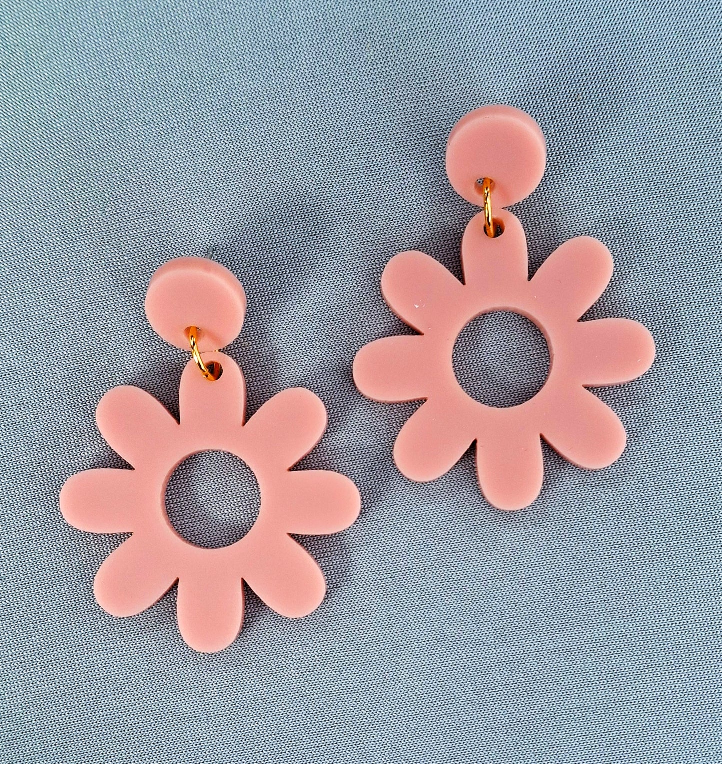 DAISY DANGLES
